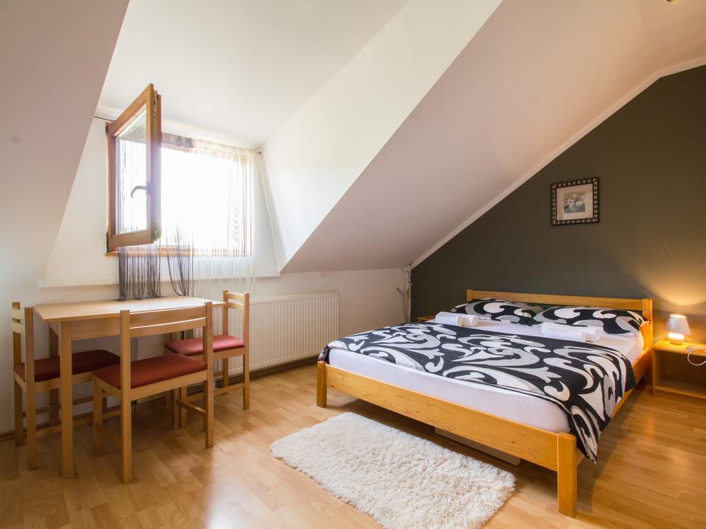 House Josipa Hotel Rakovica Ngoại thất bức ảnh