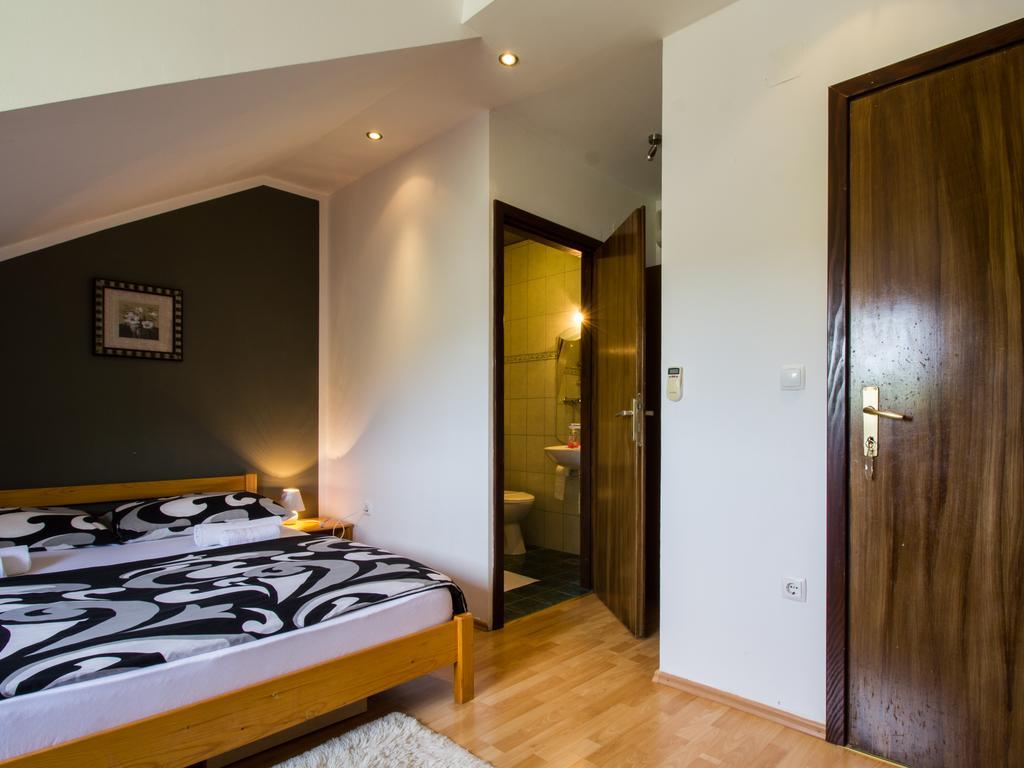 House Josipa Hotel Rakovica Ngoại thất bức ảnh