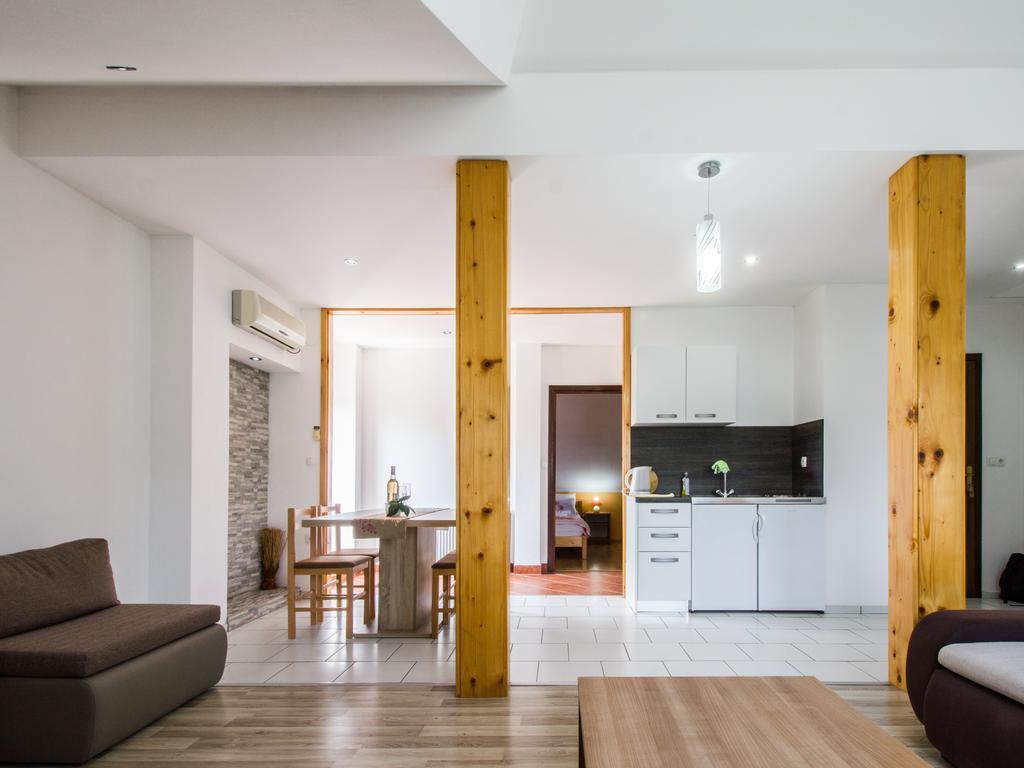 House Josipa Hotel Rakovica Ngoại thất bức ảnh